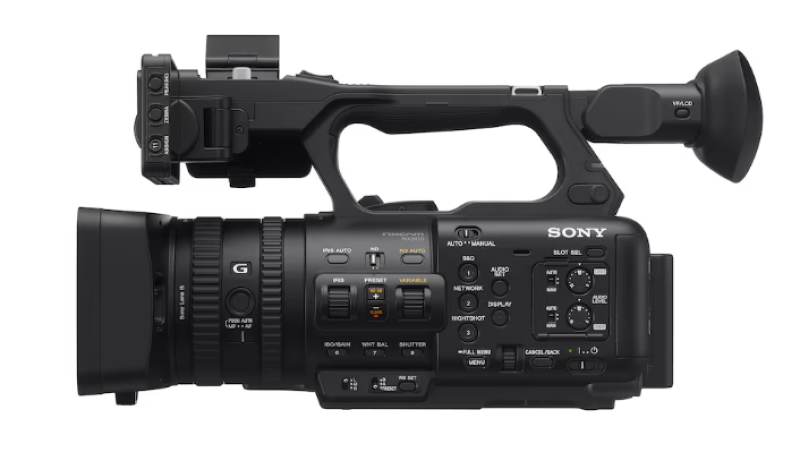 Sony HXR-NX800 4K Exmor 1" RS CMOS Camcorder, 20-fach Zoom, Aufzeichnung auf SD und CFexpress Karten